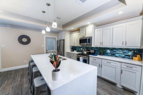 Cheerful 4bdrm home near NRG/Med Ctr, free parking, pet friendly